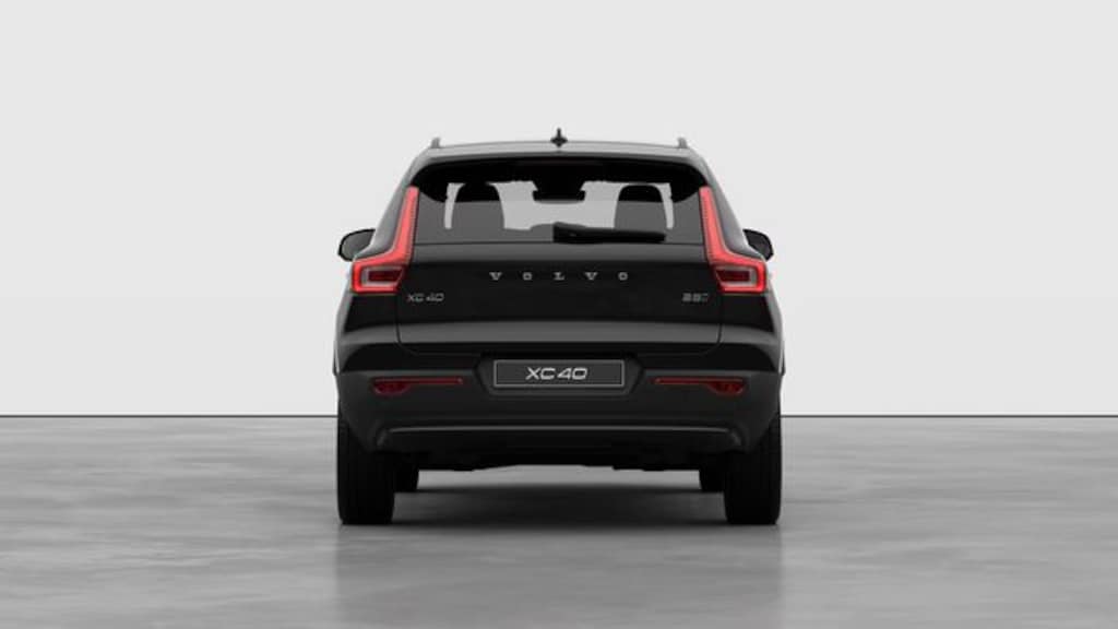 New 2026 Volvo XC40 B5 Core SUV