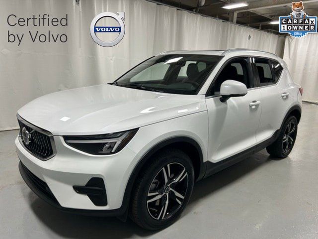2025 Volvo XC40 B5 Core Bright AWD's photo
