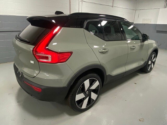 2023 Volvo XC40 Recharge Ultimate photo 3
