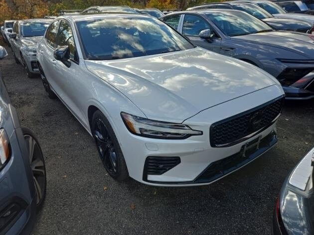 2024 Volvo S60 Recharge Ultimate photo 2