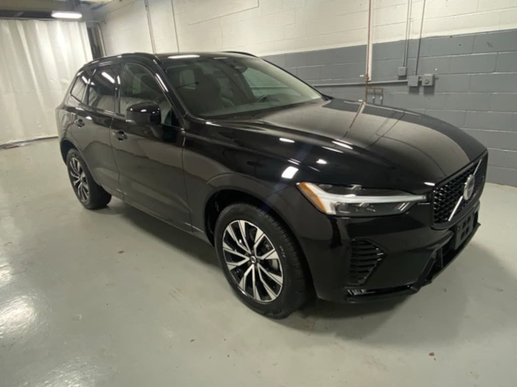 Used 2025 Volvo XC60 B5 Core SUV