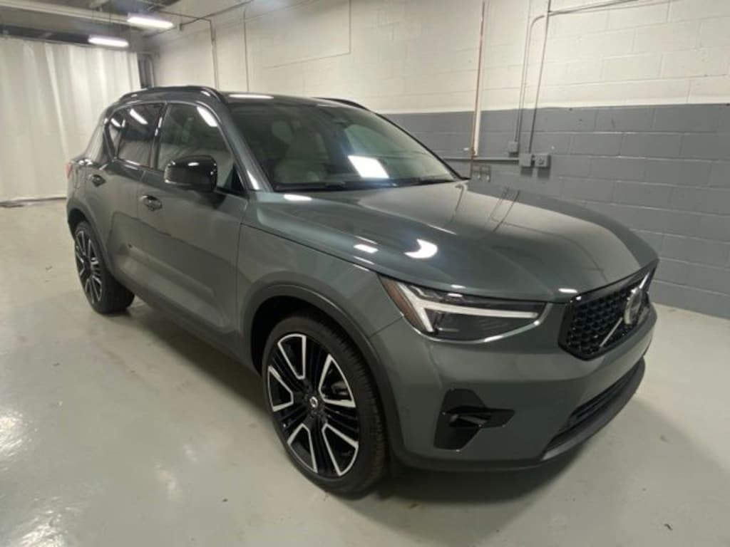 Used 2026 Volvo XC40 B5 Ultra SUV