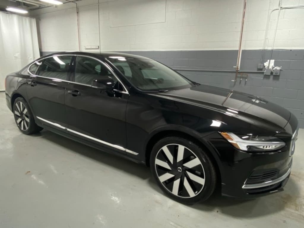 Certified 2025 Volvo S90 Plug-In Hybrid Recharge T8 AWD Plus Bright Sedan