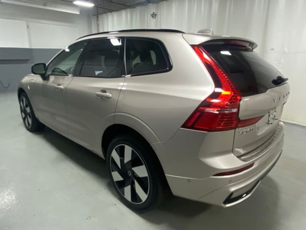 Used 2025 Volvo XC60 Plug-In Hybrid T8 Plus SUV