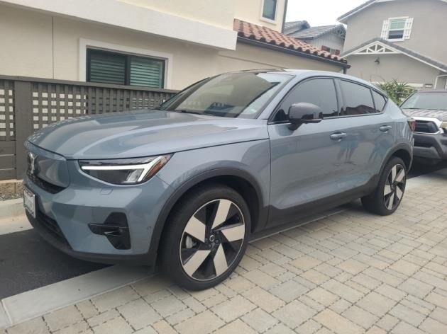 2023 Volvo C40 Recharge Ultimate photo 2