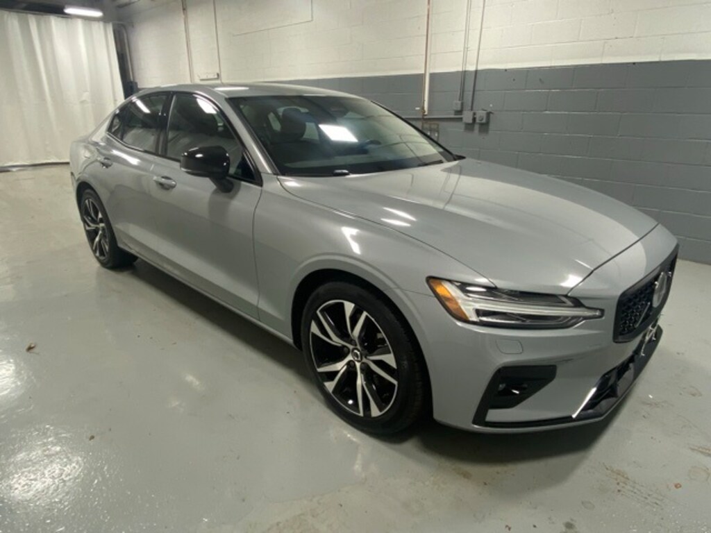 Used 2025 Volvo S60 B5 Core Sedan