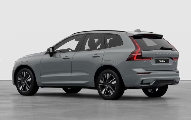 2026 Volvo XC60 B5 Plus photo 2