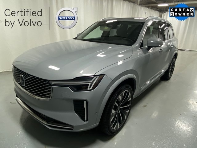 2025 Volvo XC90 Plus's photo