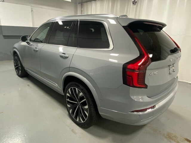 2025 Volvo XC90 Plus photo 2