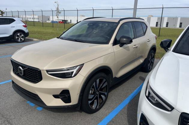 Used 2026 Volvo XC40 B5 Plus SUV