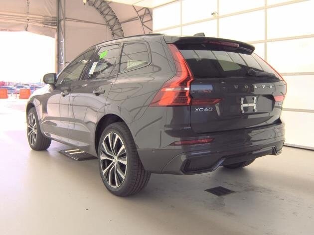 2025 Volvo XC60 B5 Plus photo 2