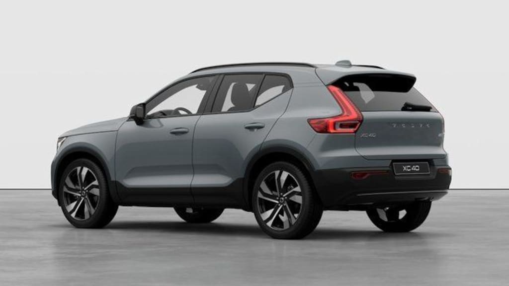 New 2026 Volvo XC40 B5 Plus SUV