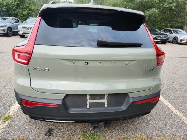 2025 Volvo XC40 photo 4