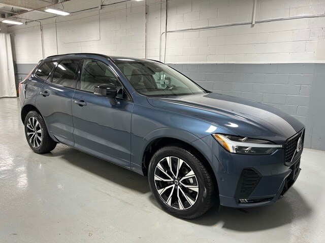 2024 Volvo XC60 B5 Plus photo 4
