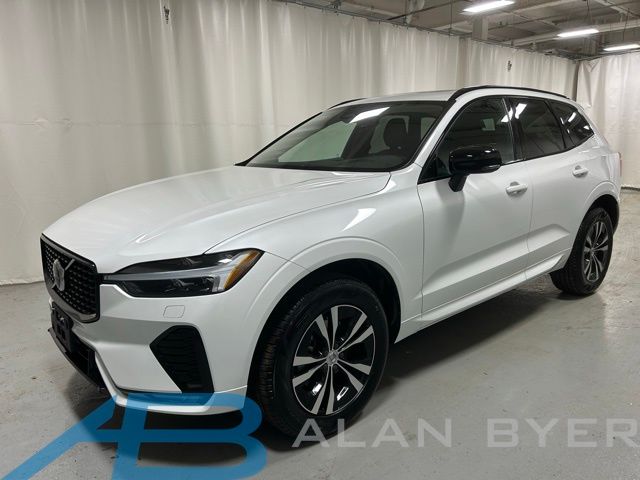 2025 Volvo XC60 B5 Plus Dark AWD's photo