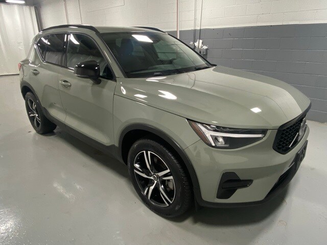 2024 Volvo XC40 Core photo 3