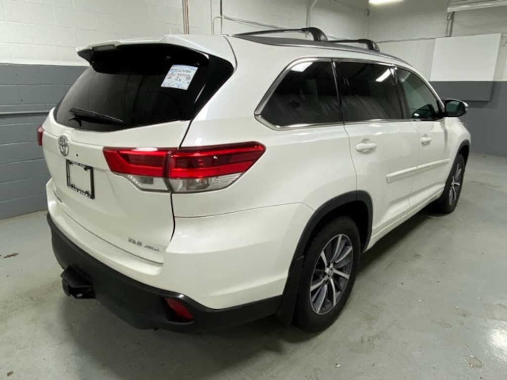 Used 2017 Toyota Highlander SUV