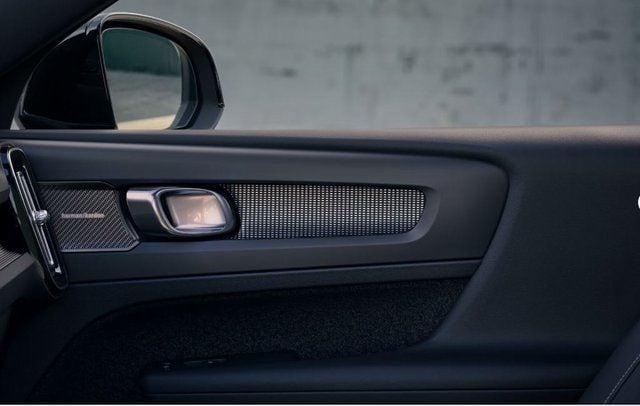 2025 Volvo XC40 Ultra - Photo 11