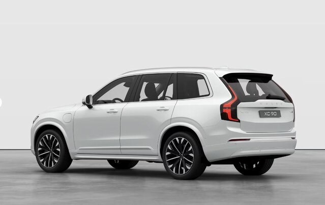 2025 Volvo XC90 T8 photo 2