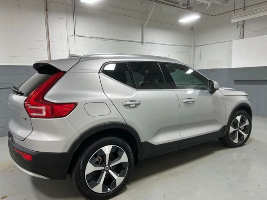 Used 2025 Volvo XC40 B5 Plus Bright Theme SUV