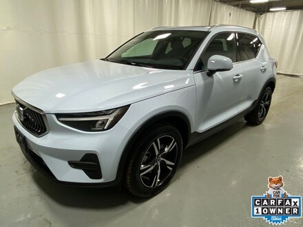 2025 Volvo XC40 B5 Core SUV