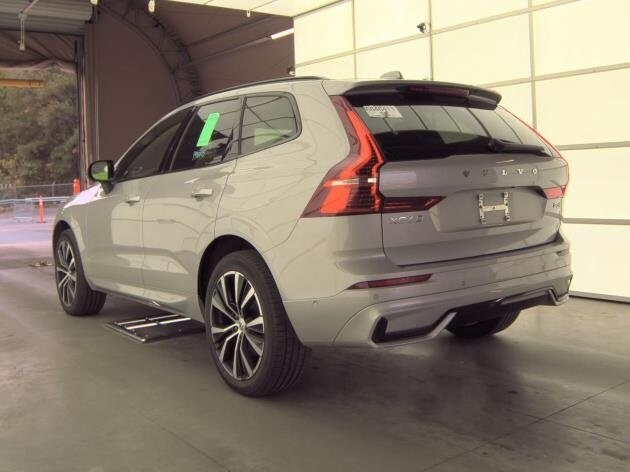 2025 Volvo XC60 B5 Plus photo 3