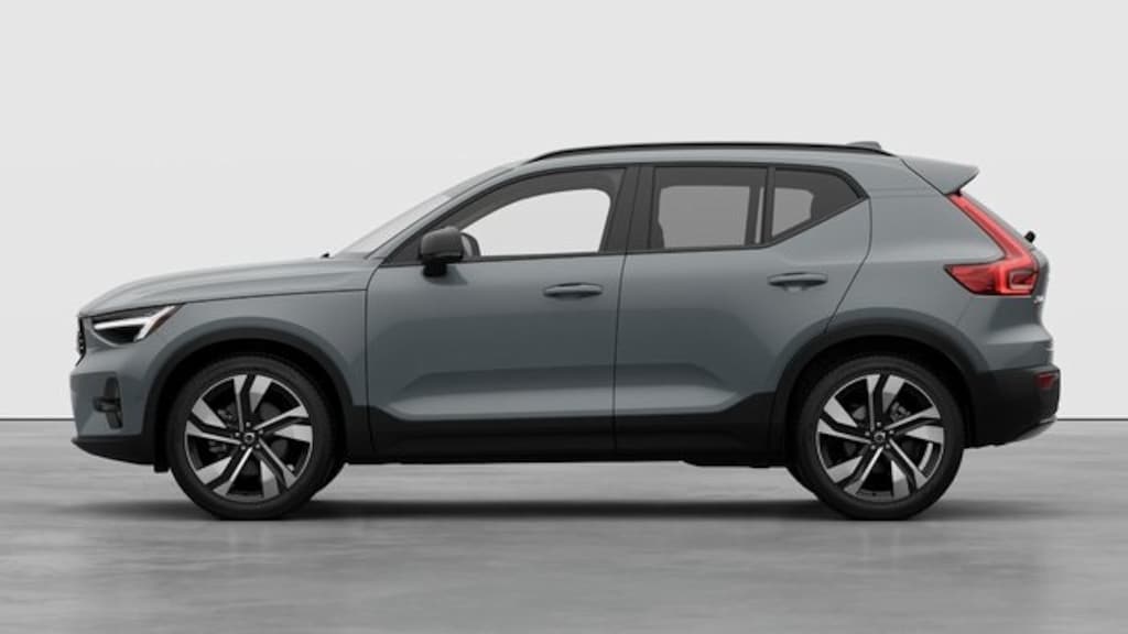 New 2026 Volvo XC40 B5 Plus SUV