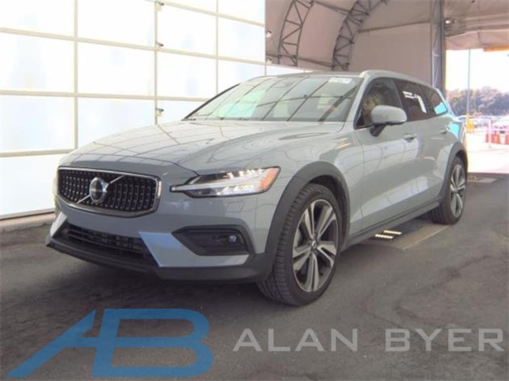 Used 2025 Volvo V60 Cross Country B5 Plus Wagon