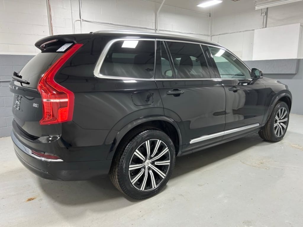 Used 2025 Volvo XC90 B5 Core SUV