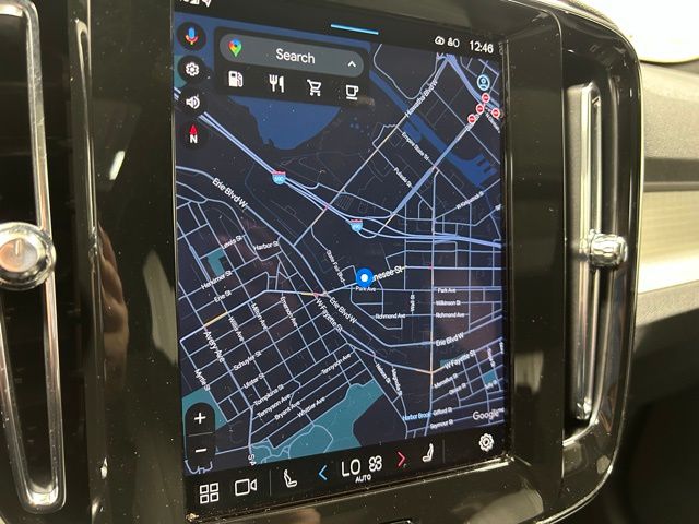 2025 Volvo XC40 Core - Photo 19