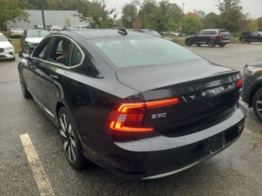 Certified 2025 Volvo S90 Plug-In Hybrid T8 Ultra Sedan