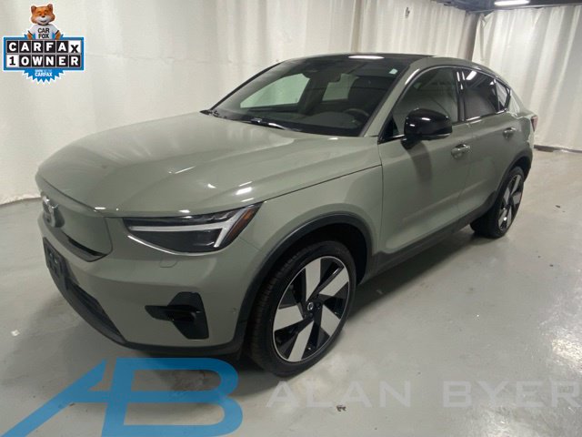 used 2023 Volvo C40 Recharge Pure Electric Ultimate SUV for sale in syracuse