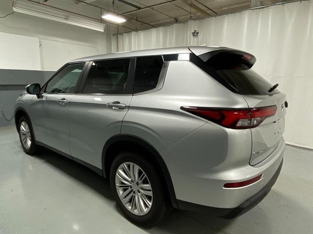 Used 2022 Mitsubishi Outlander ES with VIN JA4J4TA86NZ033628 for sale in Syracuse, NY