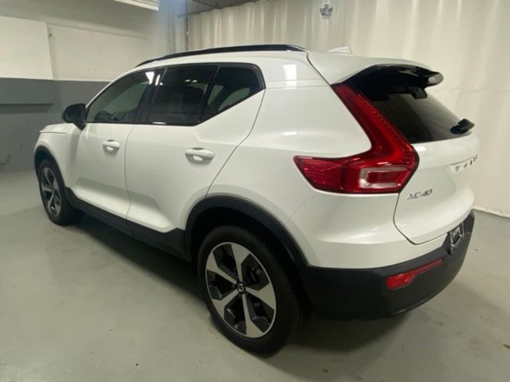 Used 2023 Volvo XC40 B5 Plus Dark Theme SUV