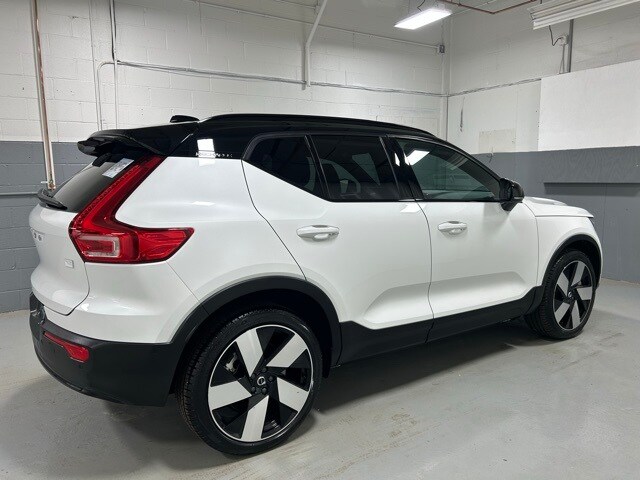 2024 Volvo XC40 Recharge Ultimate photo 3