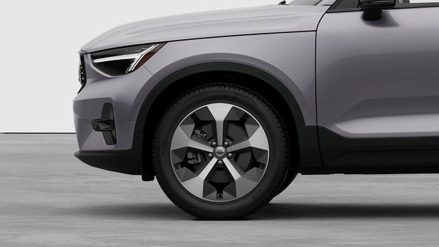 2026 Volvo XC40 Plus - Photo 6