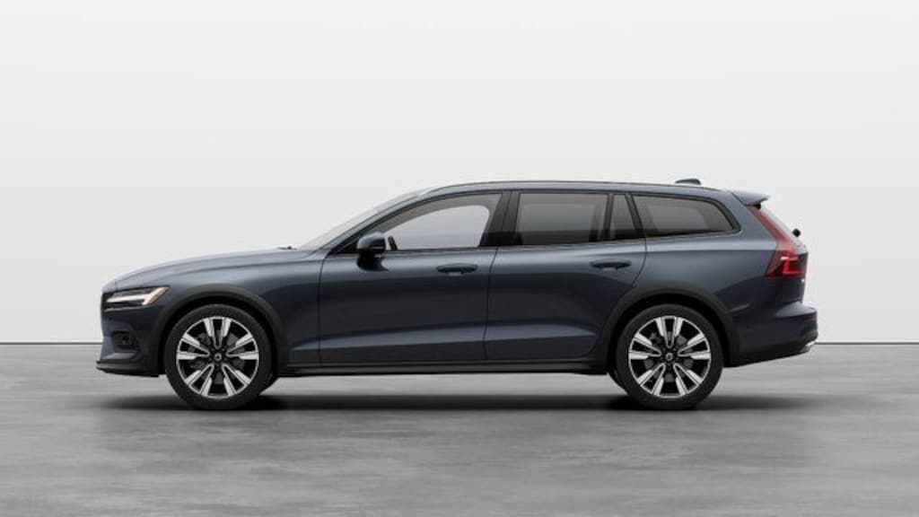 New 2026 Volvo V60 Cross Country B5 Ultra Wagon