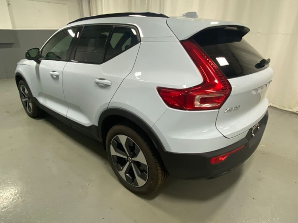Certified 2025 Volvo XC40 B5 Plus Dark Theme SUV