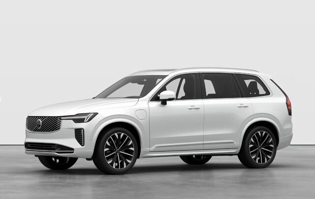 2025 Volvo XC90 T8 photo 4