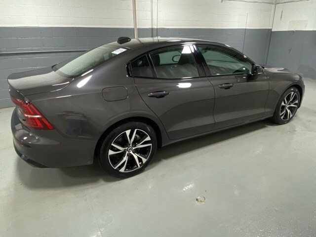 2025 Volvo S60 B5 Core photo 3