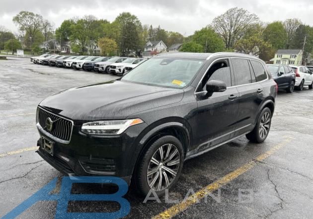 2023 Volvo XC90 B5 Core 4WD's photo