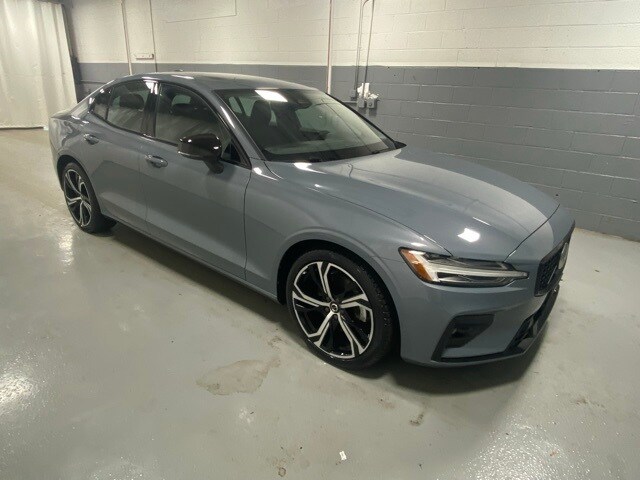 2024 Volvo S60 B5 Core photo 4
