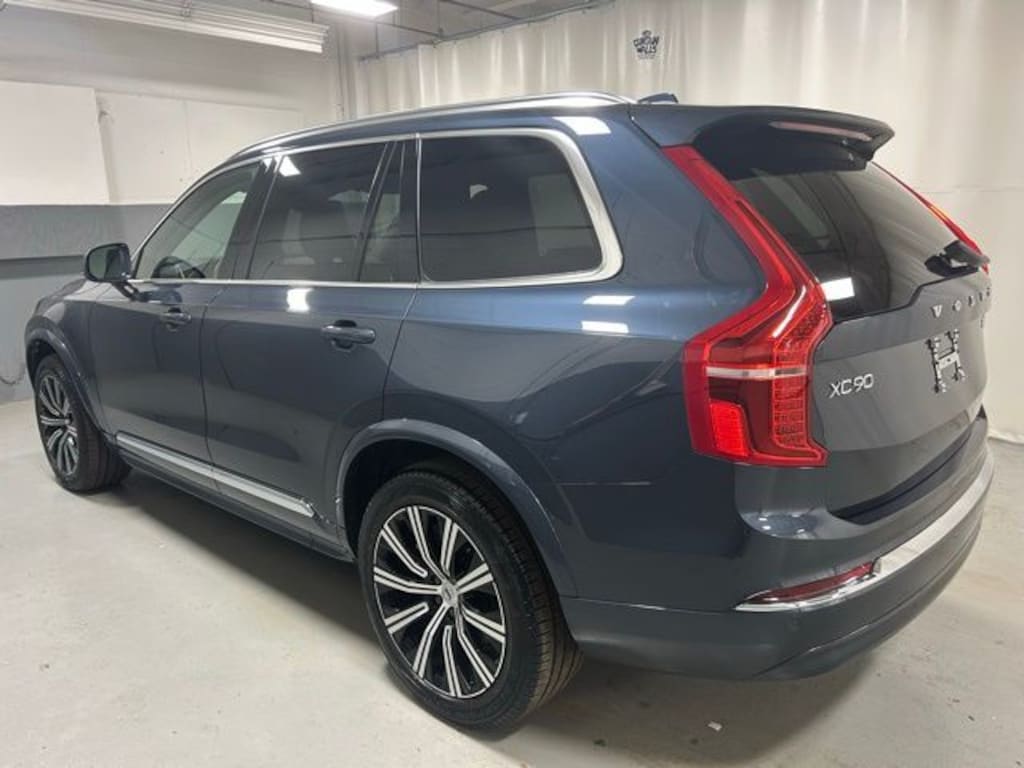 Certified 2025 Volvo XC90 B5 Core SUV