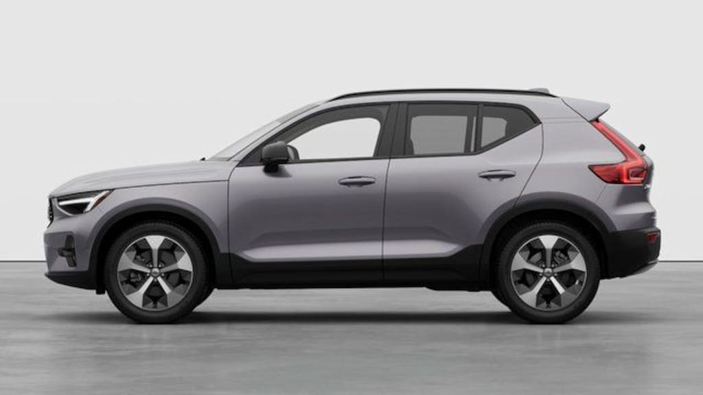 New 2026 Volvo XC40 B5 Plus SUV