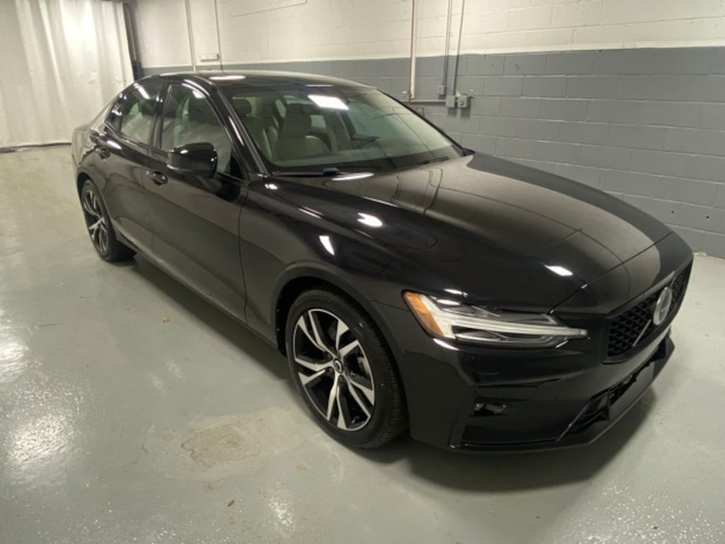 Used 2025 Volvo S60 B5 Core Sedan