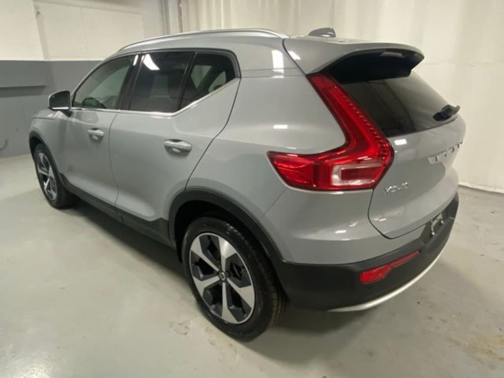Used 2025 Volvo XC40 B5 Plus Bright Theme SUV