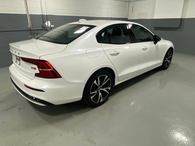 2023 Volvo S60 B5 Core photo 3