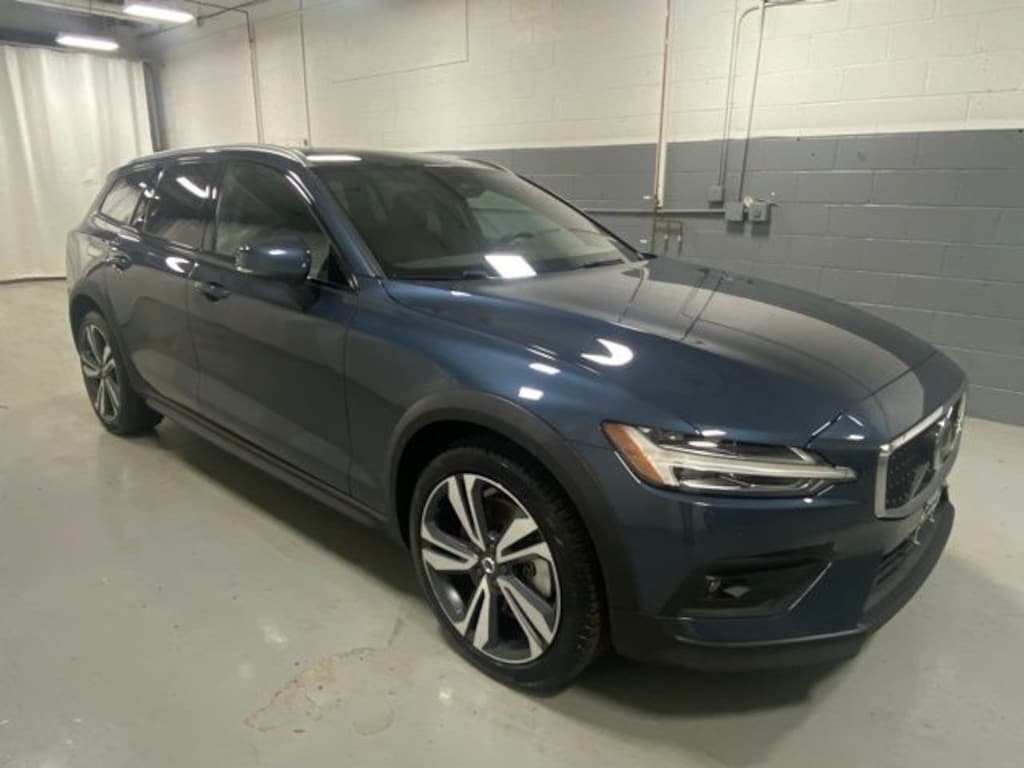 Used 2025 Volvo V60 Cross Country B5 Plus Wagon