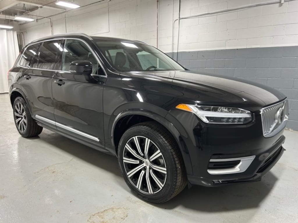 Used 2025 Volvo XC90 B5 Core SUV