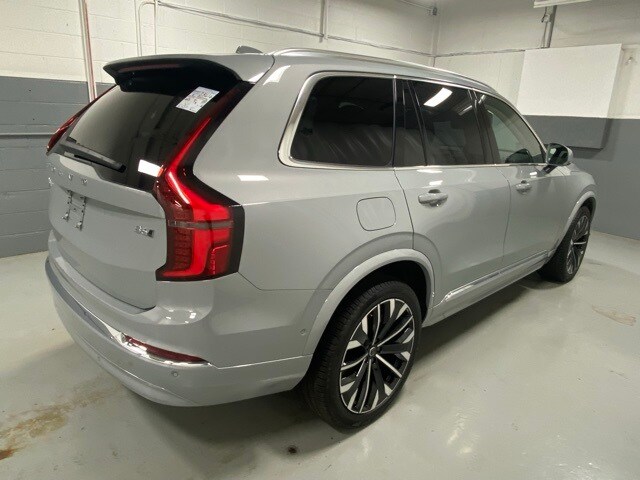 2025 Volvo XC90 Plus photo 3